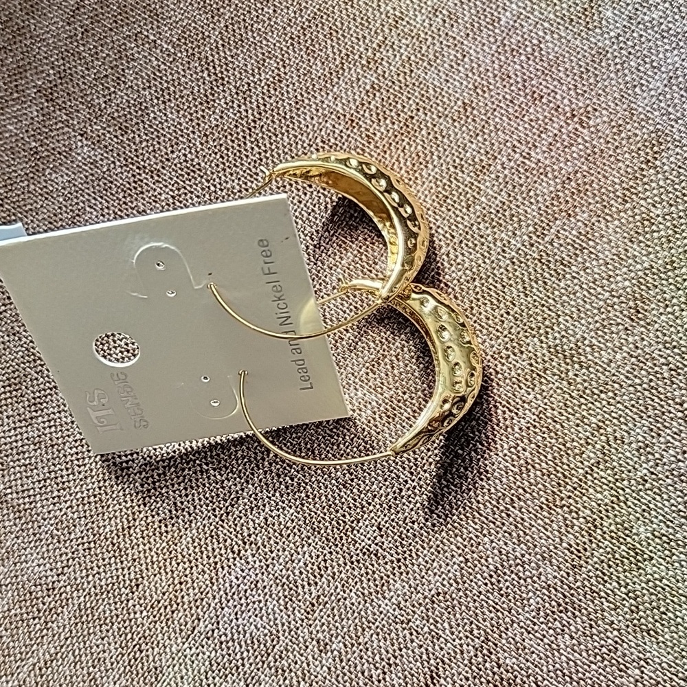 Earrings - Picture 2 of 3